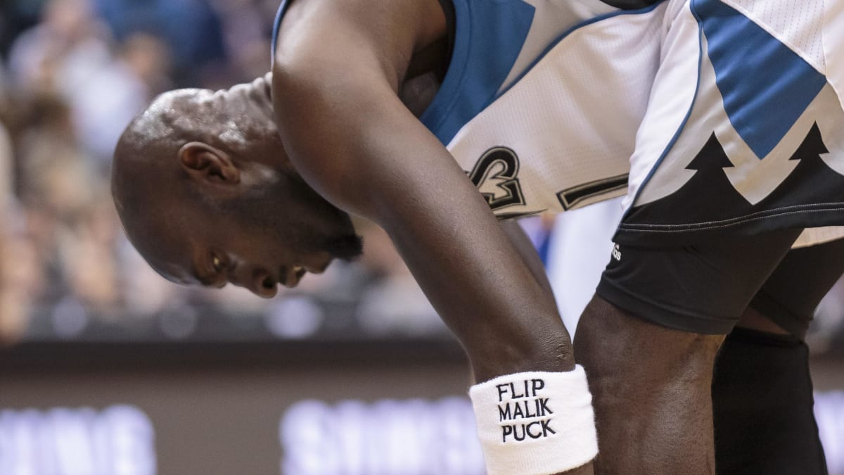 Karl Anthony Towns Shows Love For Timberwolves Player Malik Sealy