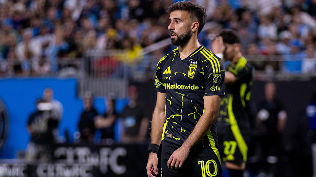 May 24, 2025; Charlotte, North Carolina, USA; Columbus Crew forward Diego Rossi (10) waits for a corner during the second half at Bank of America Stadium. Mandatory Credit: Scott Kinser-Imagn Images