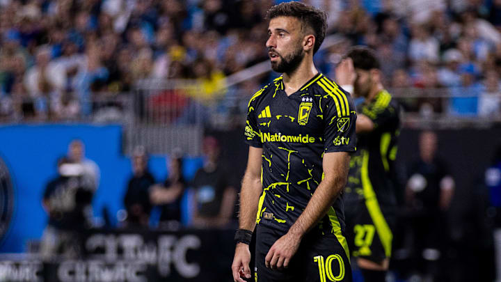 May 24, 2025; Charlotte, North Carolina, USA; Columbus Crew forward Diego Rossi (10) waits for a corner during the second half at Bank of America Stadium. Mandatory Credit: Scott Kinser-Imagn Images