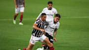 Corinthians e Fluminense estão separados por apenas quatro pontos na classificação