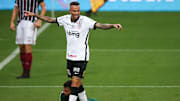 Luan chegou com status de estrela, porém jamais deslanchou no Corinthians