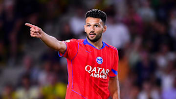 Le rouge est de retour au PSG, avec ce nouveau maillot third.