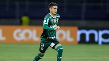 O colombiano de 25 anos é considerado reserva na equipe de Abel Ferreira