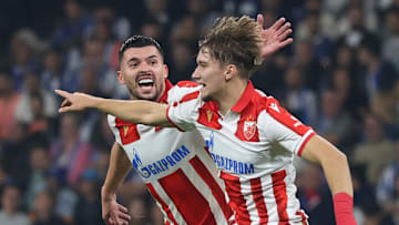 Vasilije Kostov bei Bayern im Gespräch