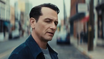 THE BEAST IN ME. Matthew Rhys as Nile Jarvis in Episode 101 of The Beast in Me