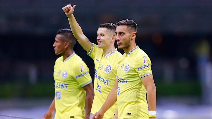 Jugadores del América en un partido de Liga MX.