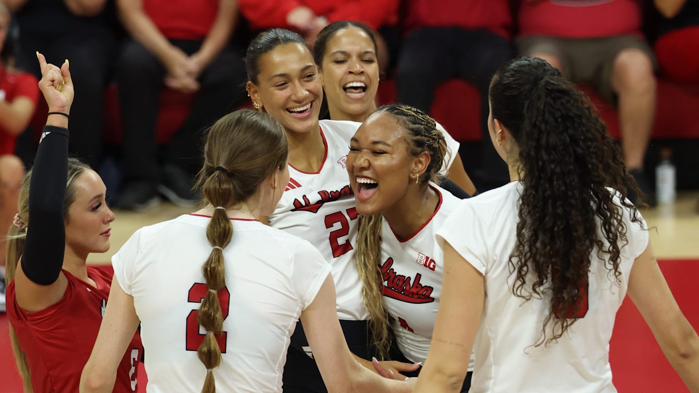Ogbechie Thrives in Starting Role as Huskers Sweep Wright State