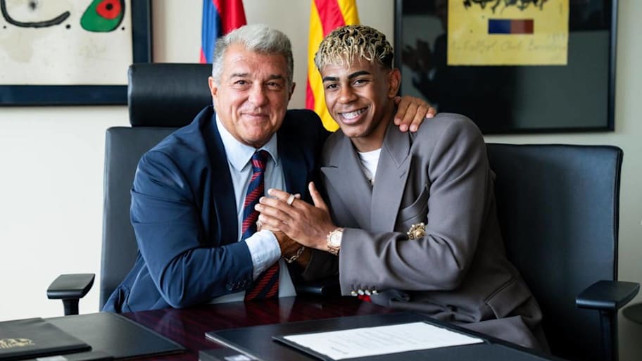 Joan Laporta has offered his support to Lamine Yamal. | IMAGO/CordonPress