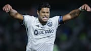 Hulk brilhou no duelo de ida
