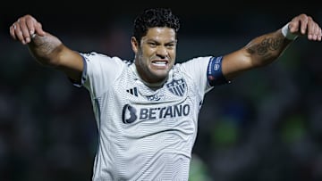 Hulk brilhou no duelo de ida