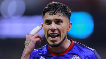 Carlos Salcedo pidió su salida de Cruz Azul tras el asesinato de su hermana