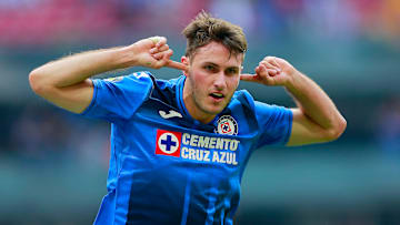 El delantero Santiago Giménez.