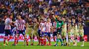 El arbitro central habría dejado pasar la mano en el penal por miedo a ser sancionado