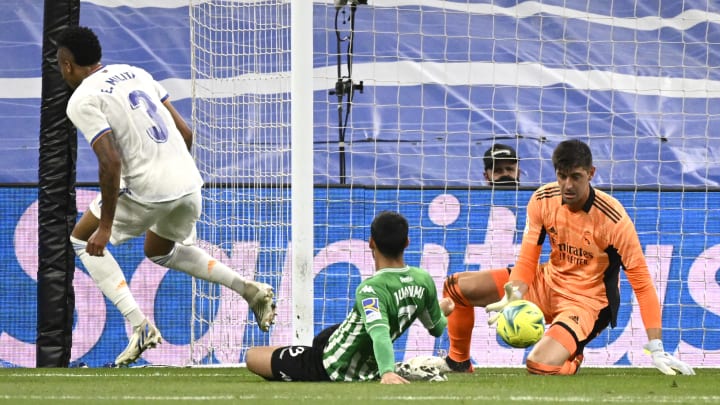 Thibaut Courtois collects the ball for Real Madrid