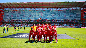 Jugadores del Toluca previo a un juego ante Atlas.