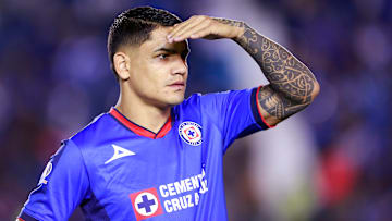 La afición de Cruz Azul esperaba con ansias el retorno del delantero uruguayo Gabriel Fernández.