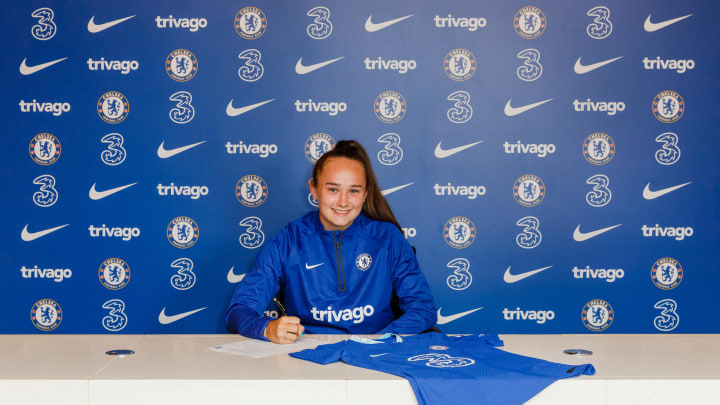 Lucy Watson has signed for Chelsea
