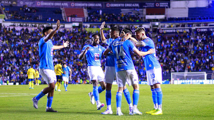 Cruz Azul goleó 4-1 a América