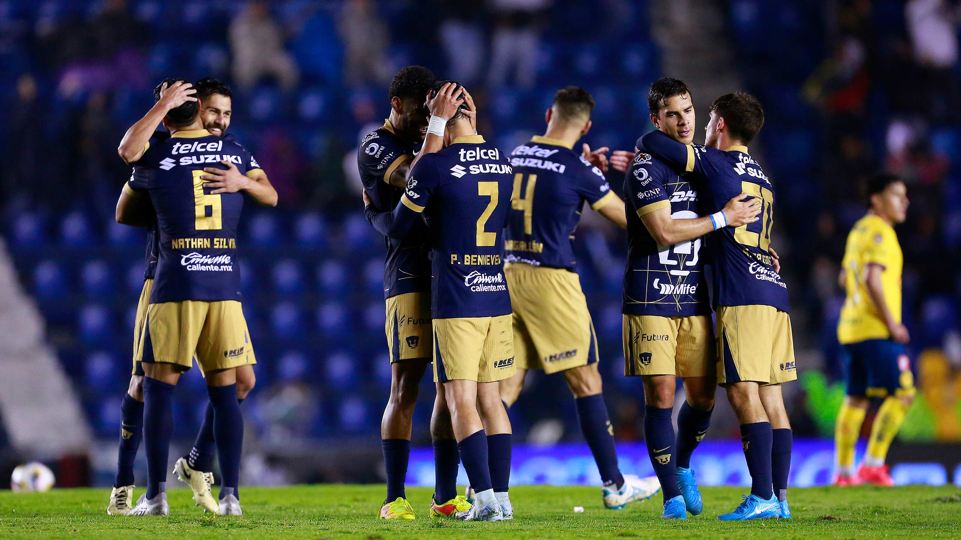 Unam pumas table top