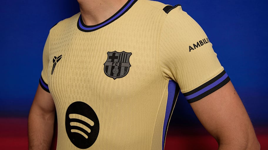Barcelona’s new away shirt is here. | FC Barcelon