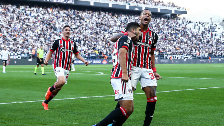 São Paulo saiu na frente, mas sofreu o empate em pênalti polêmico São Paulo saiu na frente, mas sofreu o empate em pênalti polêmico