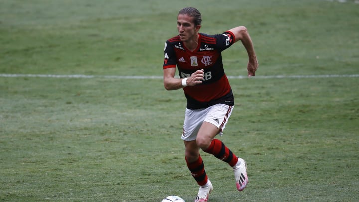 Globo estuda colocar lateral-esquerdo Filipe Luís, do Flamengo, como comentarista na Copa do Mundo do Catar.