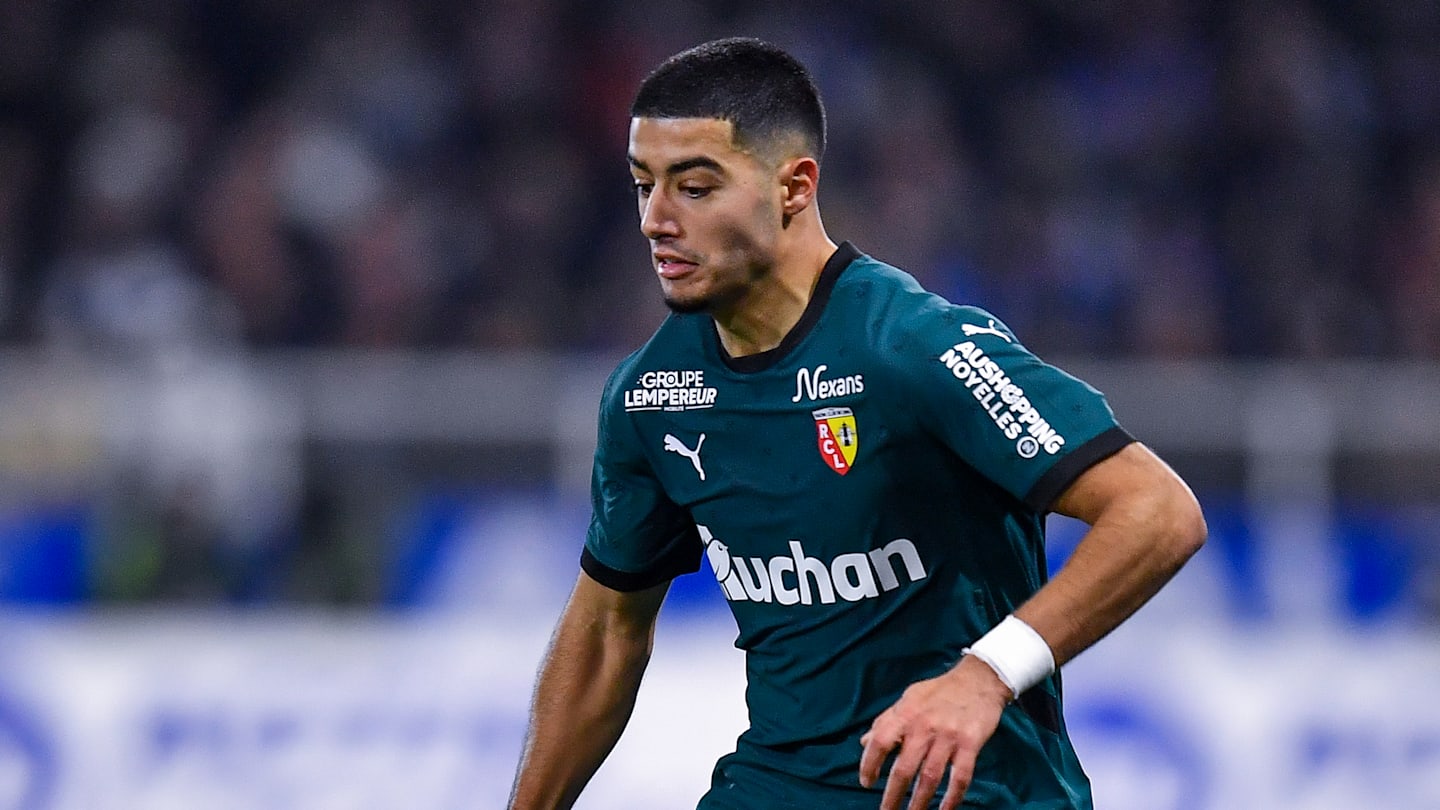 RC Lens : Le commentateur d’OL Play présente ses excuses après avoir insulté Zaroury sur son but