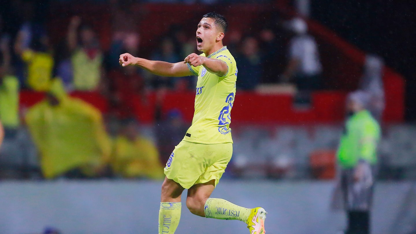 Salvador Reyes podría salir de América