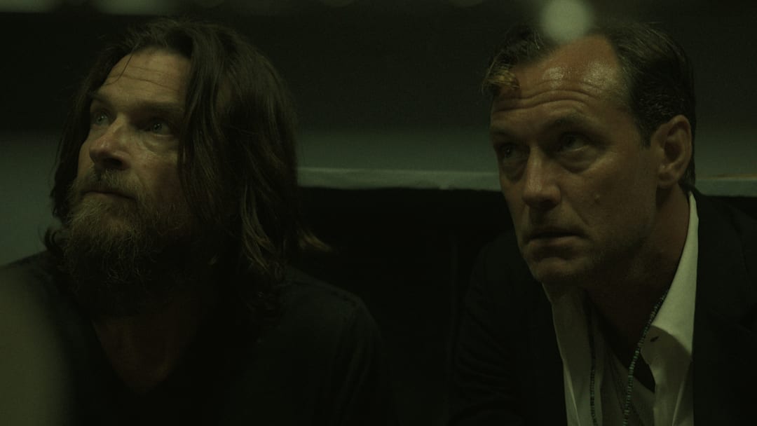 Black Rabbit. (L to R) Jason Bateman as Vince, Jude Law as Jake in episode 108 of Black Rabbit
