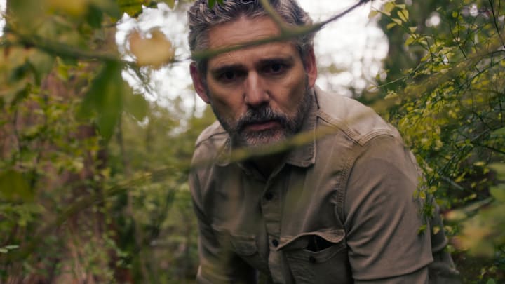 Untamed. Eric Bana as Kyle Turner in episode 102 of Untamed. Cr. Courtesy of Netflix © 2025