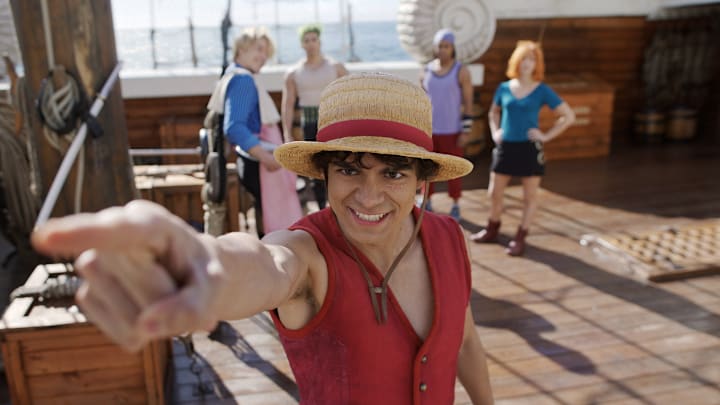 (L to R) Taz Skylar as Sanji, Mackenyu as Roronoa Zoro, Iñaki Godoy as Monkey D. Luffy, Jacob Romero as Usopp, Emily Rudd as Nami in season 2 of One Piece