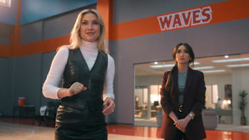 RUNNING POINT. (L to R) Kate Hudson as Isla Gordon and Brenda Song as Ali in Episode 101 of Running Point. Cr. Courtesy of Netflix © 2025