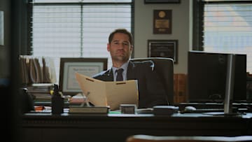 Manuel Garcia-Rulfo as Mickey Haller in episode 308 of The Lincoln Lawyer