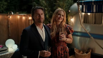 Virgin River. (L to R) Martin Henderson as Jack Sheridan, Alexandra Breckenridge as Mel Monroe in episode 503 of Virgin River. Cr. Courtesy of Netflix © 2023