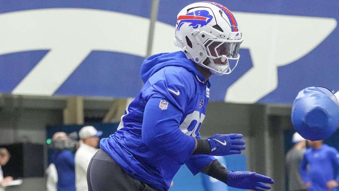 Buffalo Bills outside linebacker T.J. Parker trains during Buffalo Bills Minicamp.
