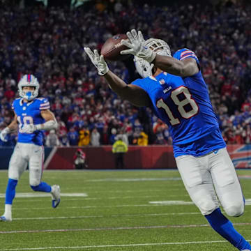 Buffalo Bills wide receiver Amari Cooper makes a catch against the Kansas City Chiefs.