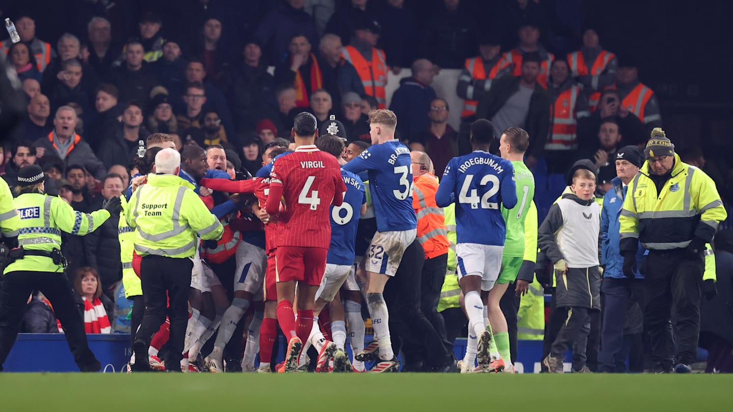 Главные футбольные скандалы 2025 года FA confirm charges for Liverpool, Everton & Arne Slot following Merseyside derby