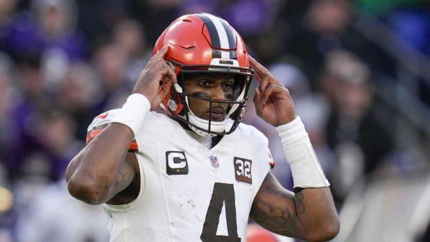 Cleveland Browns quarterback Deshaun Watson (4) calls out to teammates before the snap against the Baltimore Ravens