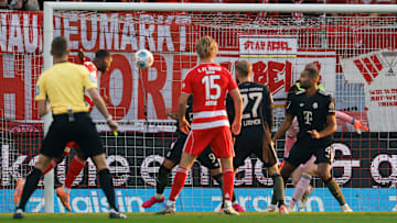 Ilyas Ansah köpfte gegen den FC Bayern ein, stand dabei aber wohl knapp im Abseits