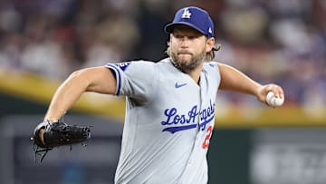 Clayton Kershaw seguirá activo en 2025 