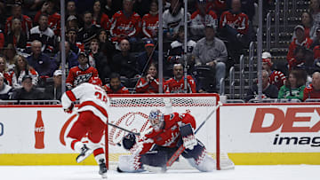 Charlie Lindgren, Washington Capitals Mandatory Credit: Geoff Burke-Imagn Images