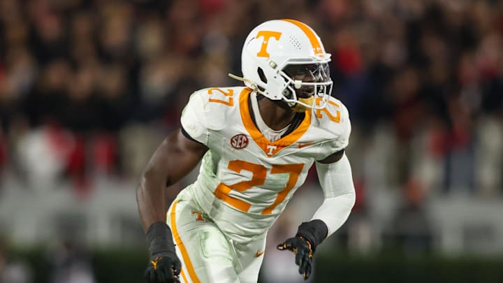 Latest NFL Mock Draft has Tennessee's James Pearce Jr. Barely Making First  Round