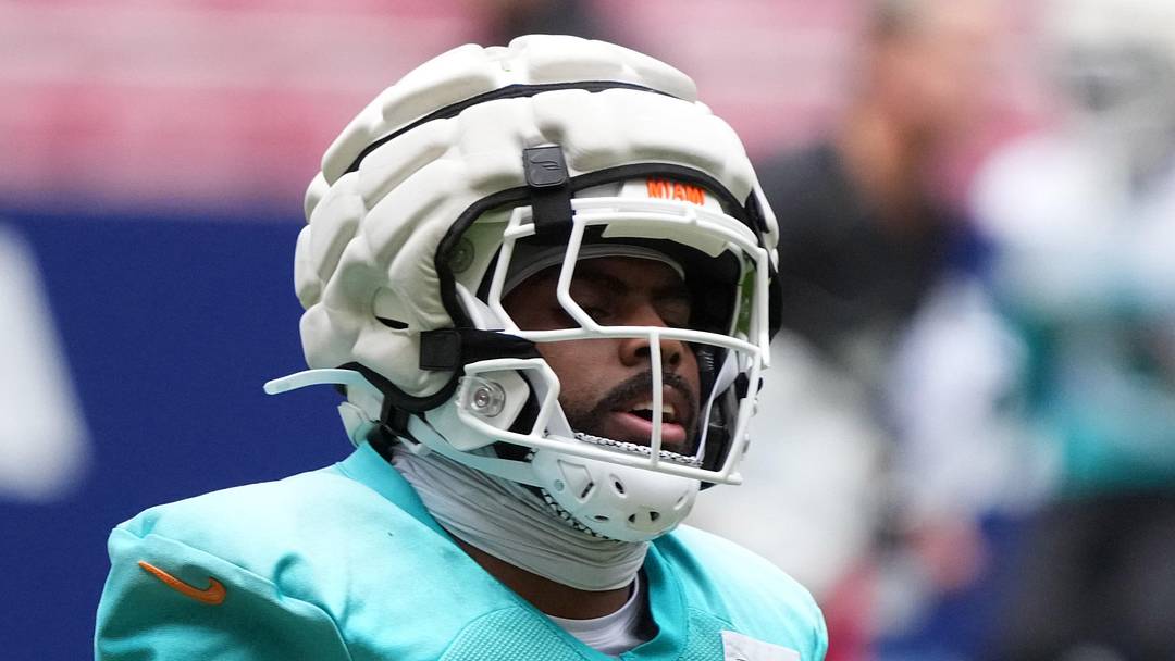 Miami Dolphins linebacker Jordyn Brooks Miami Dolphins linebacker Jordyn Brooks