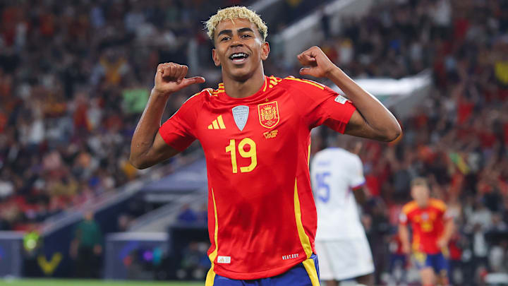 Lamine Yamal est élu homme du match à l'issue de ce choc face à l'Equipe de France. Lamine Yamal est élu homme du match à l'issue de ce choc face à l'Equipe de France.