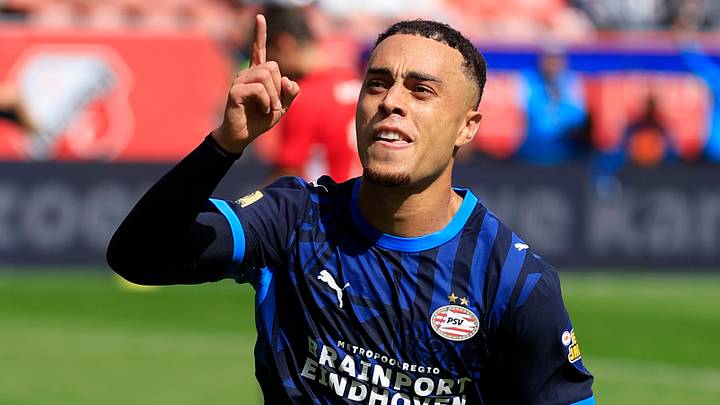 Sergiño Dest is enjoying life after the World Cup. Sergiño Dest is enjoying life after the World Cup.