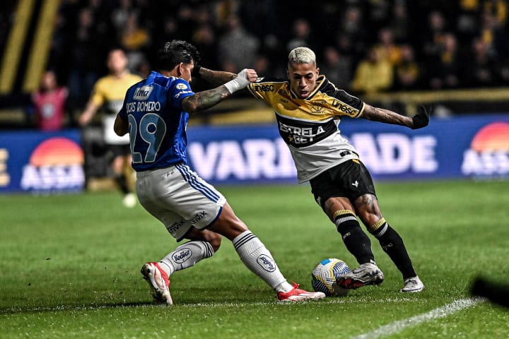 Criciúma venceu o Cruzeiro por 1 a 0 no Heriberto Hülse