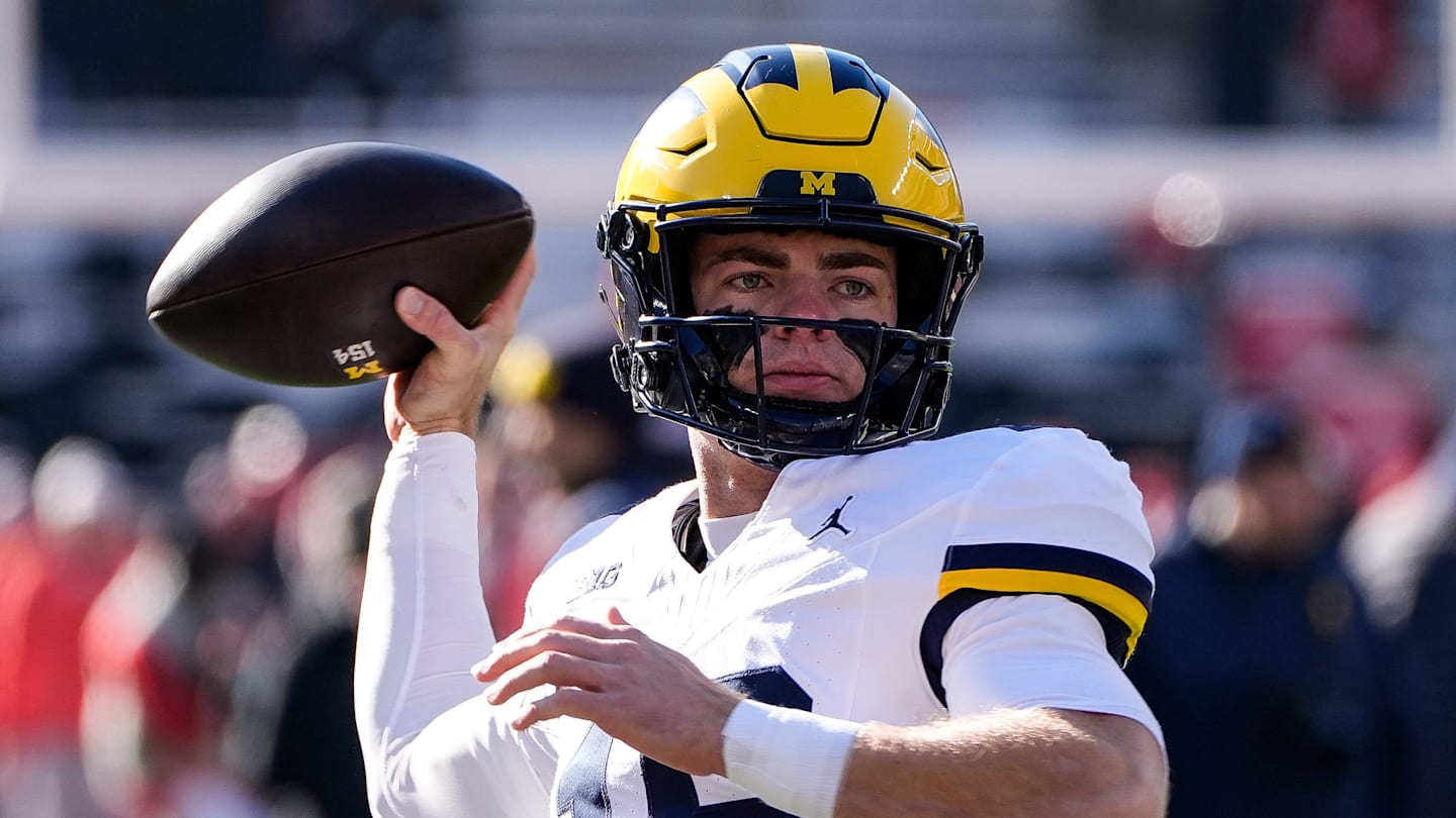 Michigan Football: Quarterback Davis Warren on bowl game, future in Ann Arbor