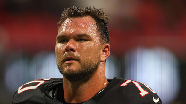Atlanta Falcons offensive tackle Jake Matthews is in a unique position to evaluate rookies Jalon Walker and James Pearce Jr. Atlanta Falcons offensive tackle Jake Matthews is in a unique position to evaluate rookies Jalon Walker and James Pearce Jr.