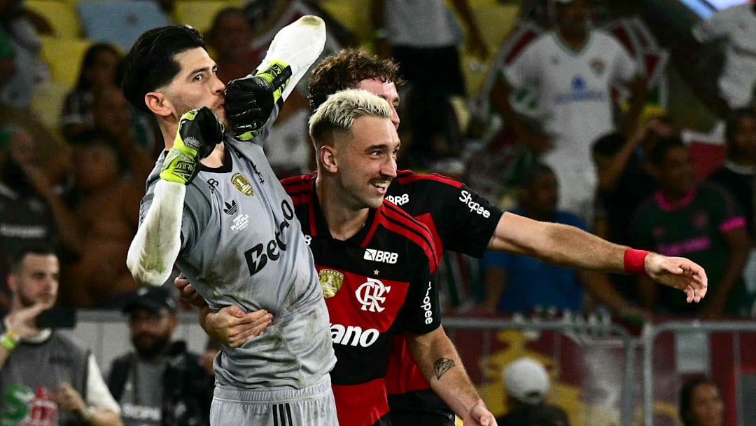 Rossi pegou dois pênaltis em decisão após 0 a 0 no tempo normal