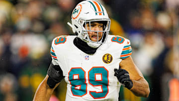 Miami Dolphins TE Julian Hill